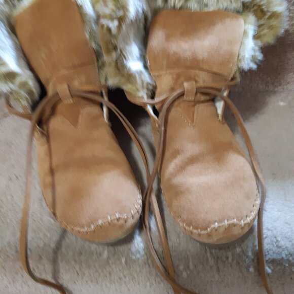 Toms Suede Moccasin-style Ladies winter boots SIZE W8 - Picture 2 of 12